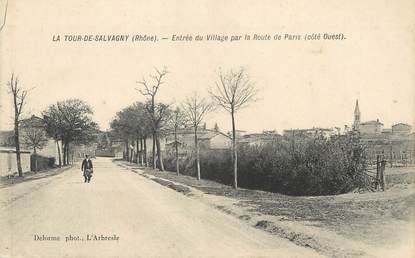 CPA FRANCE 69 " La Tour de Salvagny, Entrée du village par la Route de Paris"
