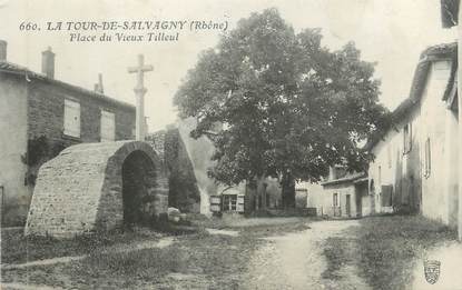 CPA FRANCE 69 " La Tour de Salvagny, Place du Vieux Tilleul"