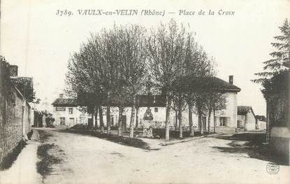 CPA FRANCE 69 " Vaulx en Velin, Place de la Croix "