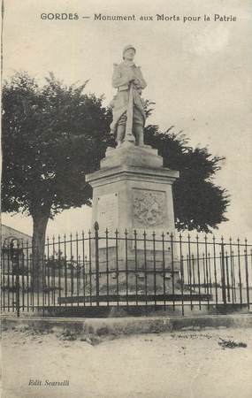 CPA FRANCE 84 " Gordes, Le monument aux morts "