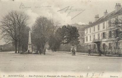 CPA FRANCE 74 "Bonneville, La Sous Préfecture et le monument des Francs tireurs"