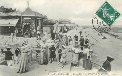 CPA FRANCE 14 " Luc sur Mer, La Digue et la Passerelle du Quilhoc'