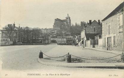 CPA FRANCE 89 " Tonnerre, La place de la République"