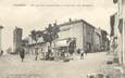 CPA FRANCE 42 " Villerest, Un coin de la grande place et ruines des vieux remparts"