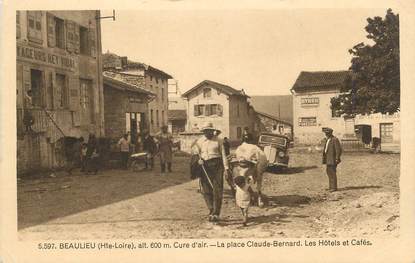 CPA FRANCE 43 " Beaulieu, La Place Claude Bernard, Les hôtels et cafés"