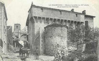 CPA FRANCE 43 " La Chaise Dieu, Maison fortifiée et perspective de l'abbaye"