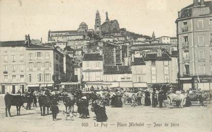 CPA FRANCE 43 " Le Puy en Velay, La Place Michelet un jour de foire"
