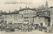 43 Haute Loire CPA FRANCE 43 " Le Puy en Velay, La Place Cadelade un jour de marché"