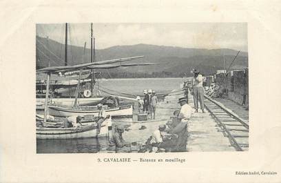 CPA FRANCE 83 " Cavalaire, Bâteaux au mouillage"