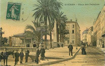 CPA FRANCE 83 "Hyères, Place des Palmiers"