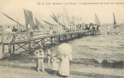 CPA FRANCE 83 "Hyères, La plage, l'appontement un jour de régates"