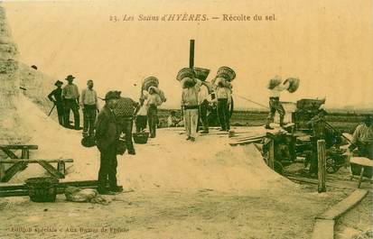 CPA FRANCE 83 "Les Salins d'Hyères, La récolte du sel"