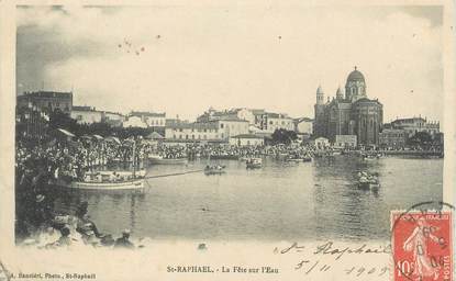 CPA FRANCE 83 " St Raphaël, La fête sur l'eau"