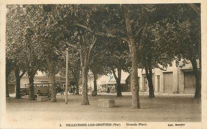 CPA FRANCE 83 " Villecroze Les Grottes, Grande place"