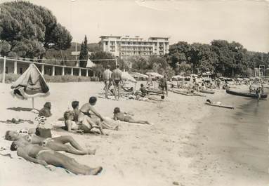 CPSM FRANCE 83 "Val d'Esquières, La plage et l'Hôtel de la Résidence"