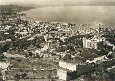 CPSM FRANCE 83 "St Tropez, Vue aérienne sur le port et la ville"