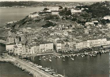 CPSM FRANCE 83 "St Tropez, Le port et vue sur le cap"