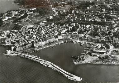 CPSM FRANCE 83 "St Tropez, Vue aérienne sur le port et sur la ville"