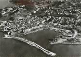 83 Var CPSM FRANCE 83 "St Tropez, Vue aérienne sur le port et sur la ville"