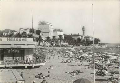 CPSM FRANCE 83 "St Raphaël, La plage et l'Hôtel des Algues"