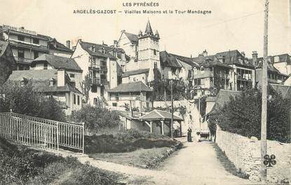 / CPA FRANCE 65 "Argeles Gazost, vieilles maisons et la tour Mendagne"