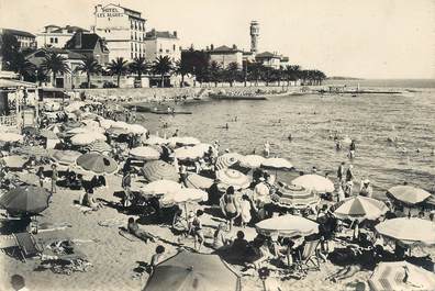 CPSM FRANCE 83 " St Raphaël, La plage"