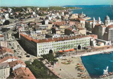 CPSM FRANCE 83 " St Raphaël, La Place Galliéni, le port et l'église"