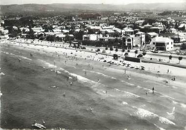 CPSM FRANCE 83 " St Cyr Sur Mer - Les Lecques, La plage et une vue d'ensemble"