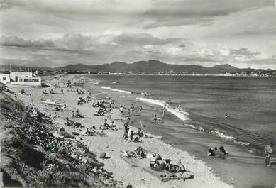 CPSM FRANCE 83 " St Aygulf, La plage, le Restaurant des Sables d'Or"