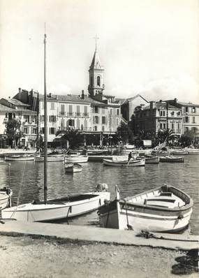 CPSM FRANCE 83 " Sanary sur Mer, Un coin du port et l'église"