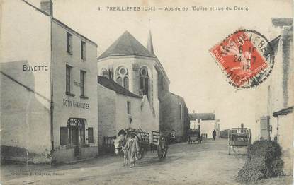 CPA FRANCE 44 " Treillières, Abside de l'église et Rue du Bourg"