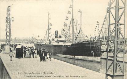CPA FRANCE 44 " St Nazaire, Sortie du Paquebot annexe Morbihan par la nouvelle entrée"