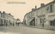 44 Loire Atlantique CPA FRANCE 44 " St Brévin les Pins, La grande rue , Place de la République"