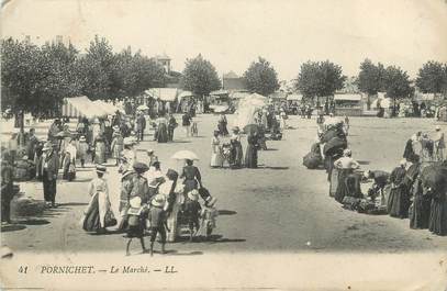 CPA FRANCE 44 " Pornichet, Le marché"