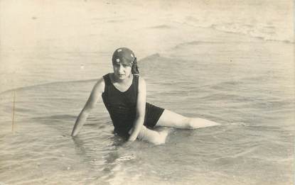 CARTE PHOTO FRANCE 44 " Pornichet, Une baigneuse"