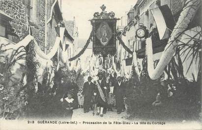 CPA FRANCE 44 " Guérande, Procession de la Fête Dieu, la tête du cortège"