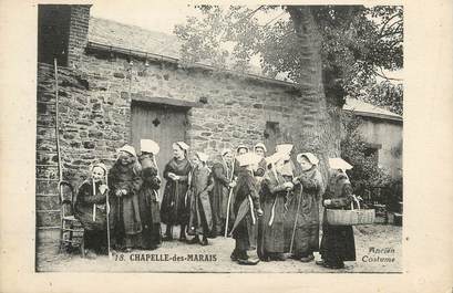 CPA FRANCE 44 "Chapelle des Marais, Anciens costumes" / FOLKLORE