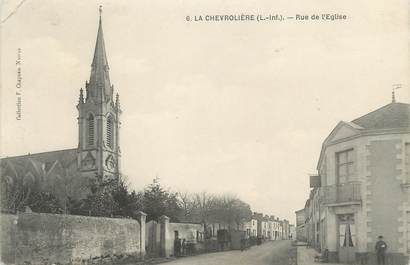 CPA FRANCE 44 "Chevrolière, Rue de l'église"