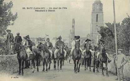 CPA FRANCE 44 "Batz, Un jour de fête, les paludiers à cheval"