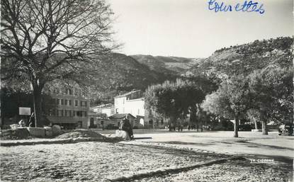 CPSM FRANCE 06 " Tourrettes sur Loup, La grande place"