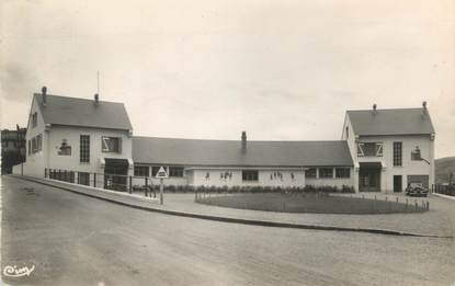 CPSM FRANCE 69 " Fleurie, Le groupe scolaire"