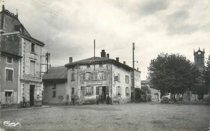 CPSM FRANCE 69 " St Vérand, La place et la Poste"