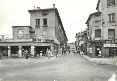 CPSM FRANCE 69 "Neuville sur Saône, Rue Victor Hugo"