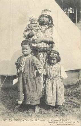 CPA FRANCE 94 " Nogent, Exposition coloniale, Campement Touaregs, famille du Sud Ouranais"