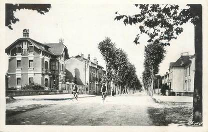 CPSM FRANCE 38 " Beaurepaire, Le Boulevard de la Gare"