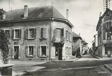 CPSM FRANCE 38 " Montalieu Vercieu, Entrée de la Rue de la Gare de l'Est'