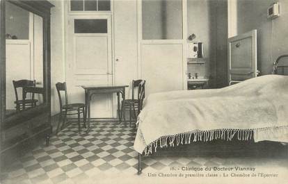 CPA FRANCE 42 " St Etienne, Une chambre de la Clinique du Docteur Viannay"