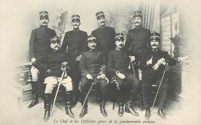 CPA GRECE "Le Chef et les Officiers grecs de la gendarmerie crétoise"