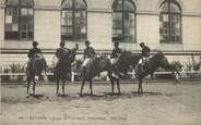 49 Maine Et Loire / CPA FRANCE 49 "Saumur, école de cavalerie, croupades" / CHEVAL