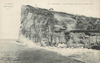 CPA FRANCE 76 " Fécamp, Les falaises vue de la jetée nord"